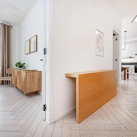 Lägenhet Designer Touch 2-bedroom In Picturesque Area