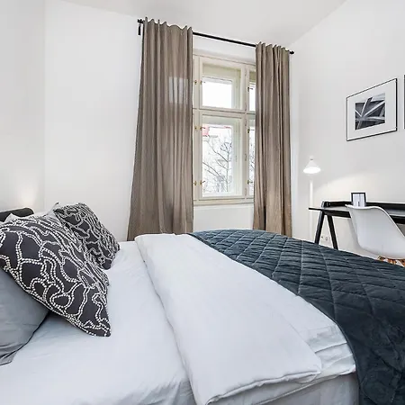 Designer Touch 2-bedroom In Picturesque Area *